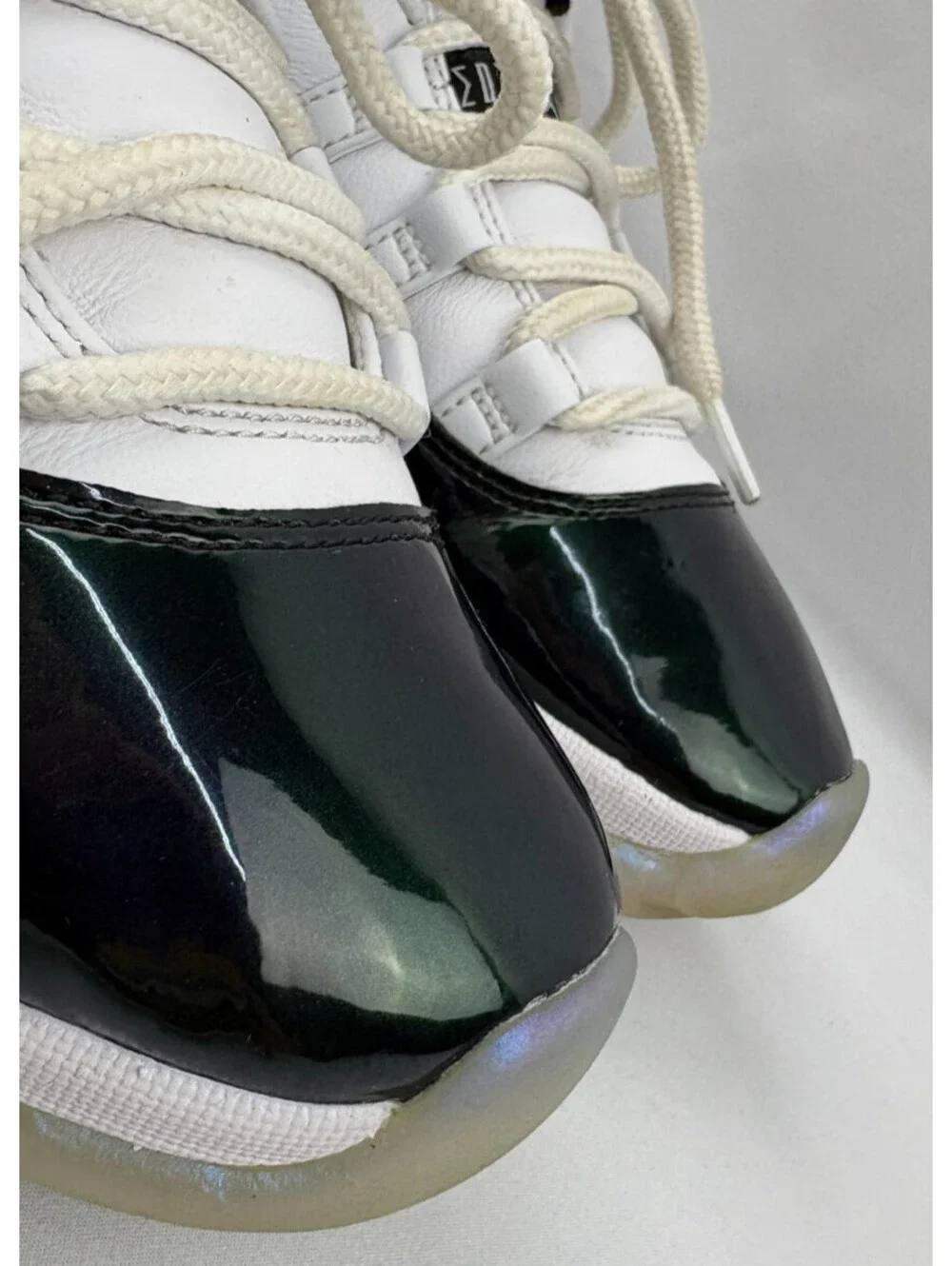 Mens Size 8 - Air Jordan 11 Retro Low Emerald 528895-145